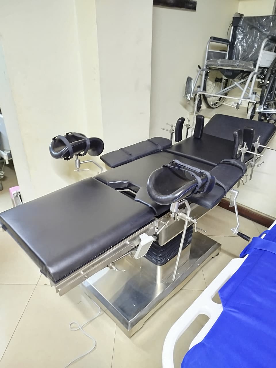Hydraulic Operating Table
